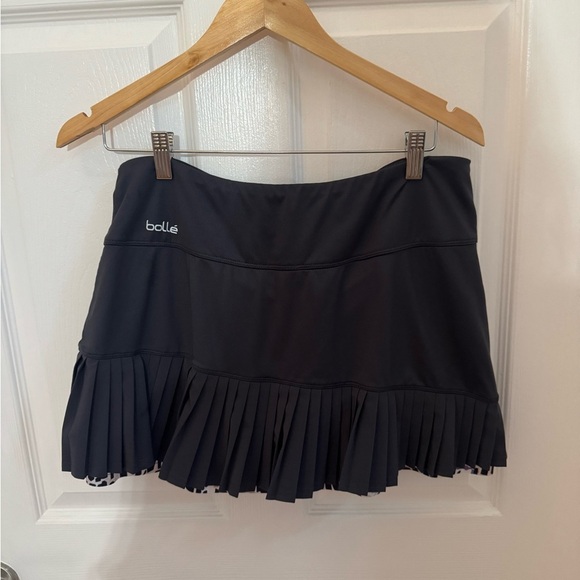 Bolle Grey Purple and White Patterned Athletic Top and Skort Set large - Picture 5 of 7